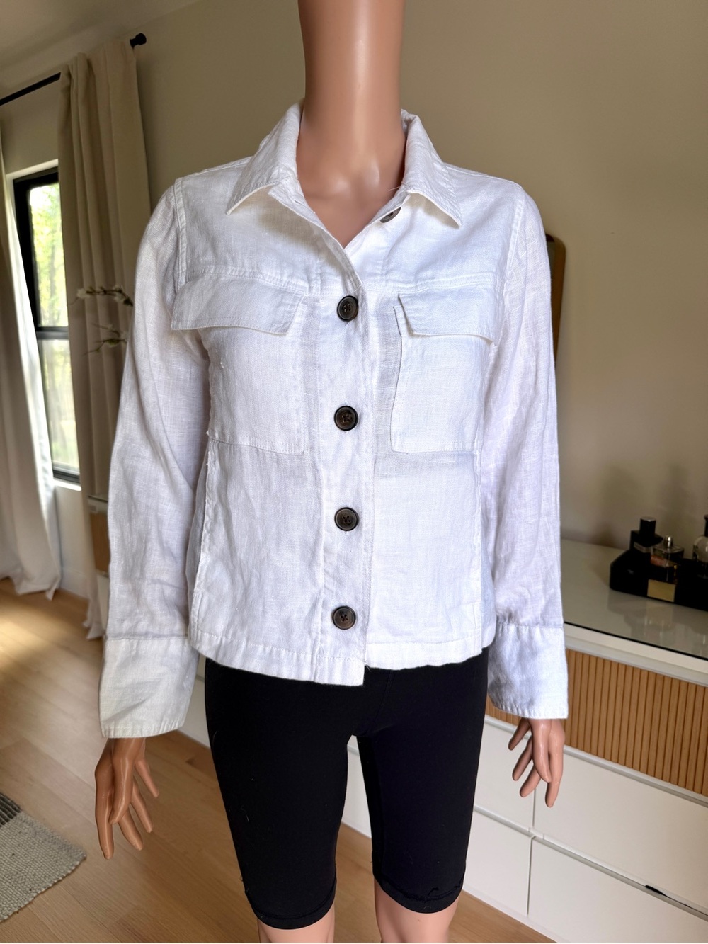 Women’s White Button-Front Linen Jacket